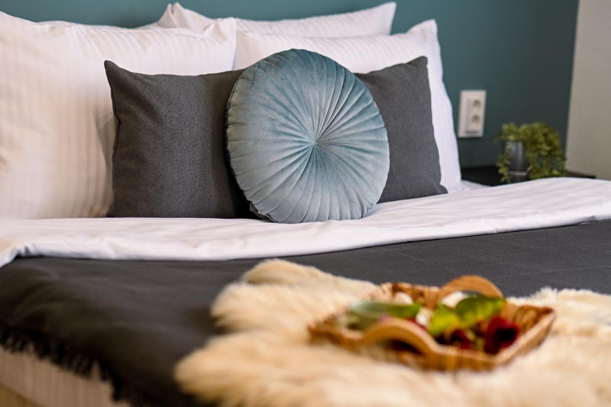 Old Town Charm - Modern & Comfortable Accommodation In The Heart Of The City Bucharest Luaran gambar
