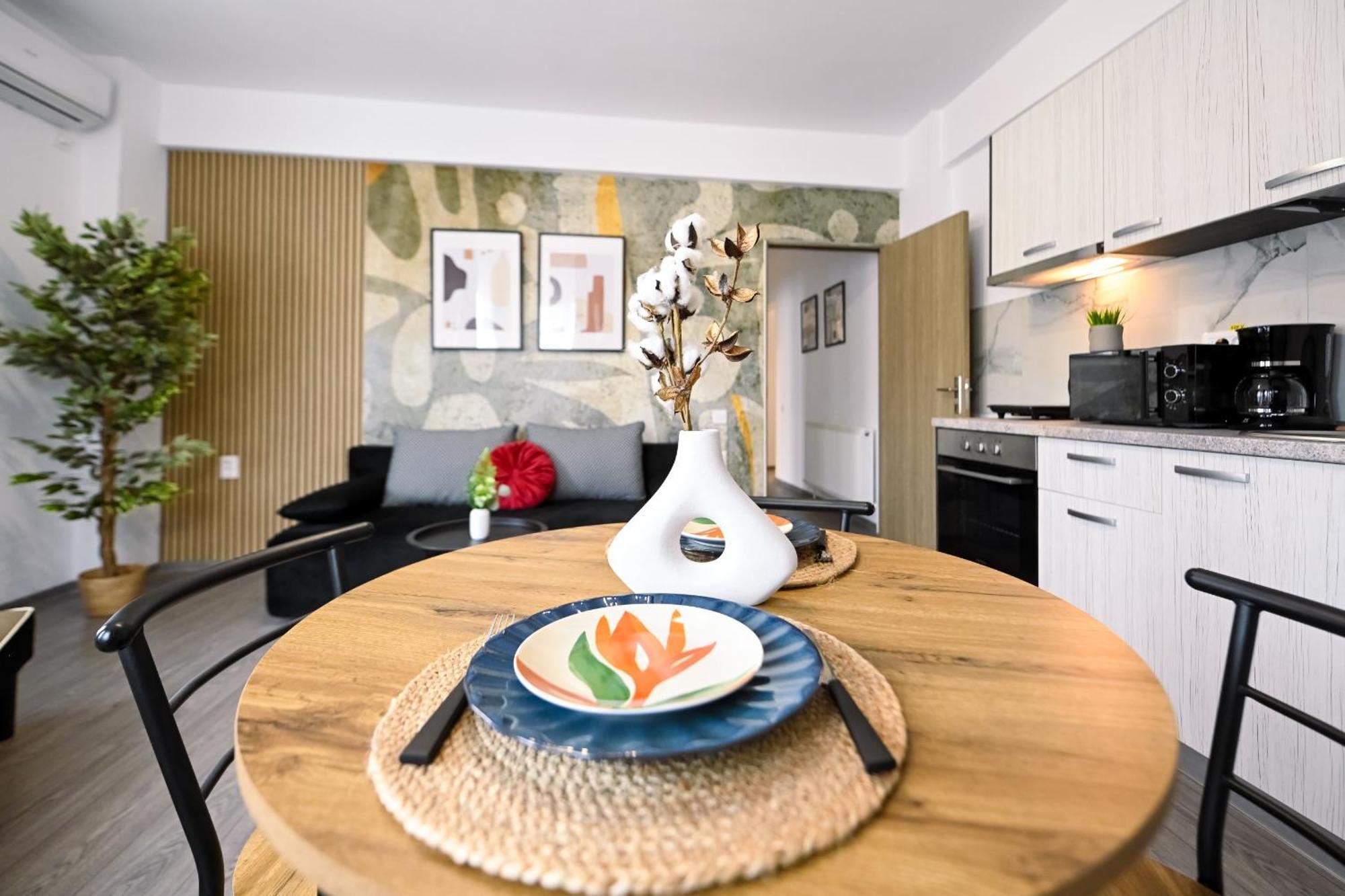Old Town Charm - Modern & Comfortable Accommodation In The Heart Of The City Bucharest Luaran gambar